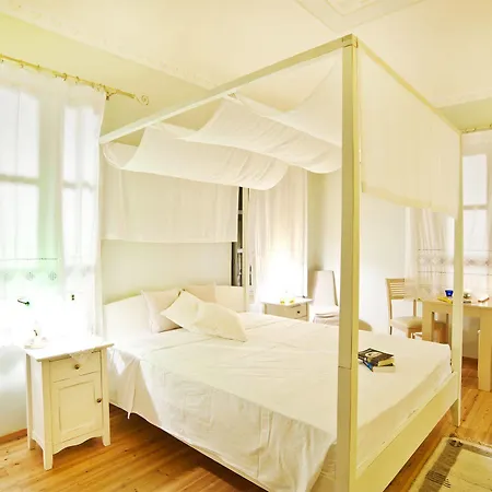 Markezinis By Caldera Collection Hotel Messaria (Santorini)